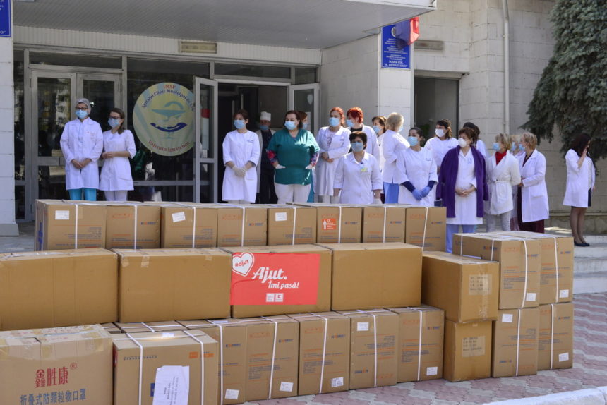 Donații de echipamente de protecție pentru angajații spitalelor municipale antrenate în lupta cu COVID-19 Donații de echipamente de protecție pentru angajații spitalelor municipale antrenate în lupta cu COVID-19